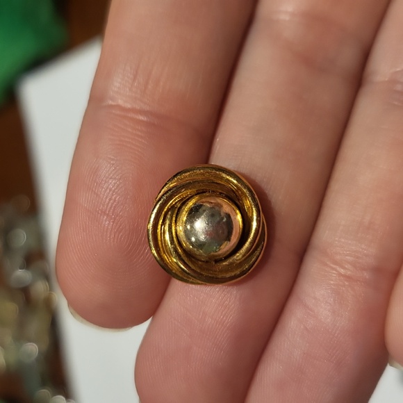 Vintage stud earrings - Picture 2 of 4